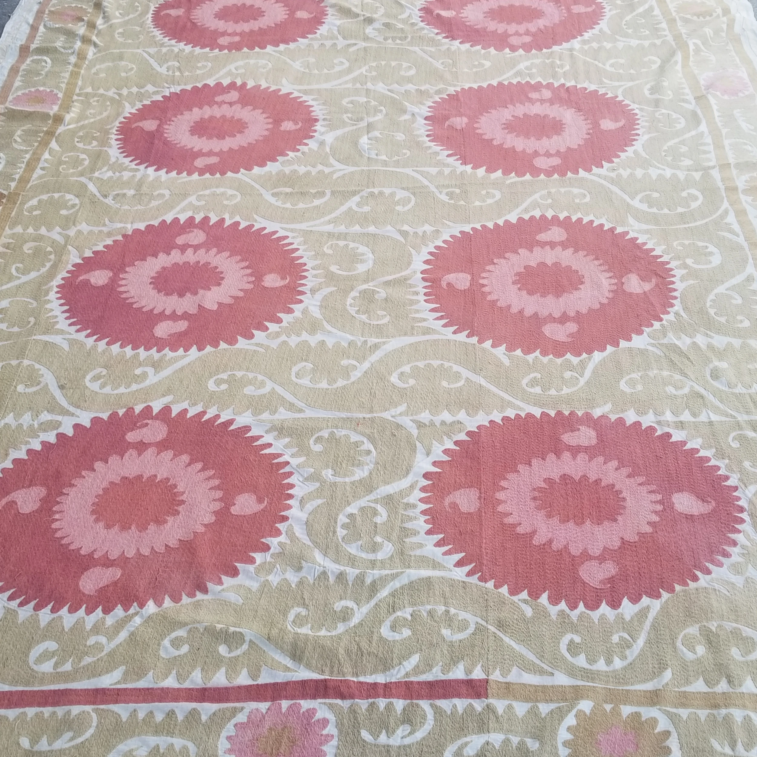 1930s Large Softly Faded Neutral Suzani Bed Cover 4 1930s Large Softly Faded Neutral Suzani Bed Cover - Image 2