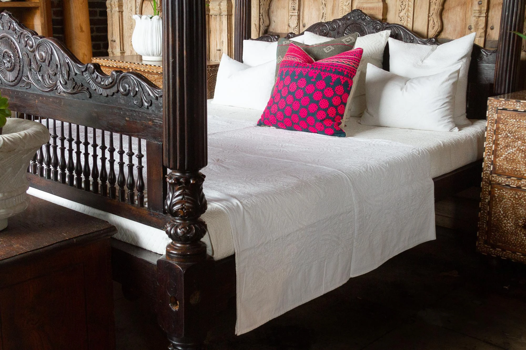 Alabaster Applique Coverlet 3 Alabaster Applique Coverlet - Image 2