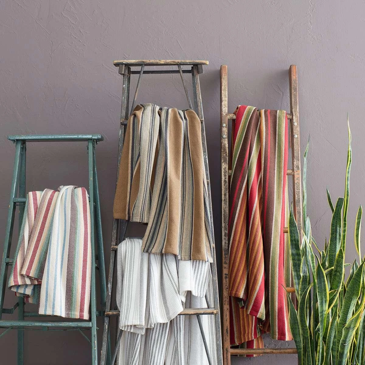 Pine Cone Hill By Annie Selke Blue Heron Blanket, King 7 Pine Cone Hill By Annie Selke Blue Heron Blanket, King - Image 5