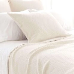 Pine Cone Hill By Annie Selke Diamond Ivory Matelasse Coverlet, King -Coco & Wolf Shop pine cone hill by annie selke diamond ivory matelasse coverlet king 3506