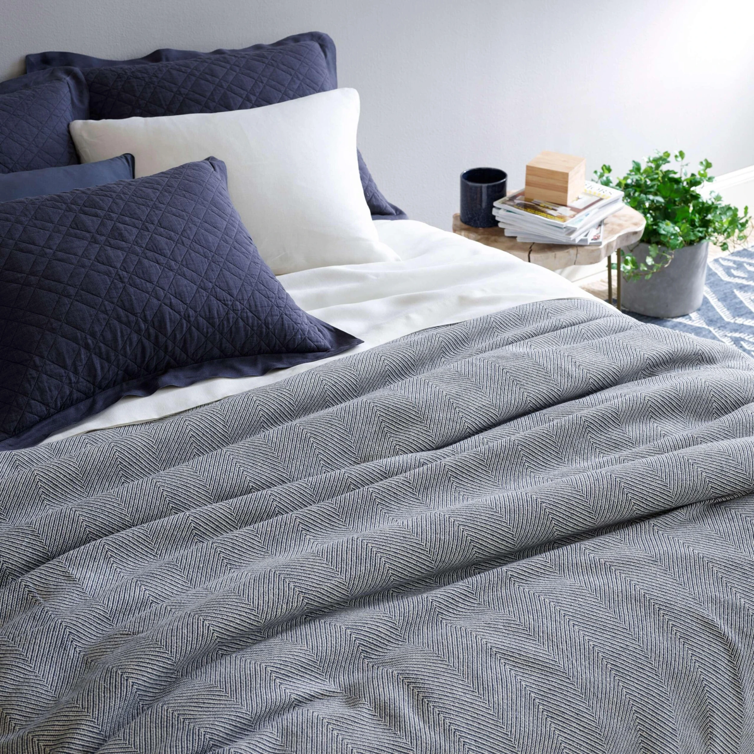 Pine Cone Hill By Annie Selke Herringbone Navy/Ivory Blanket, King 4 Pine Cone Hill By Annie Selke Herringbone Navy/Ivory Blanket, King - Image 2