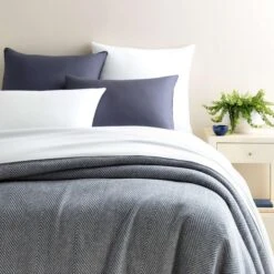 Pine Cone Hill By Annie Selke Herringbone Navy/Ivory Blanket, King