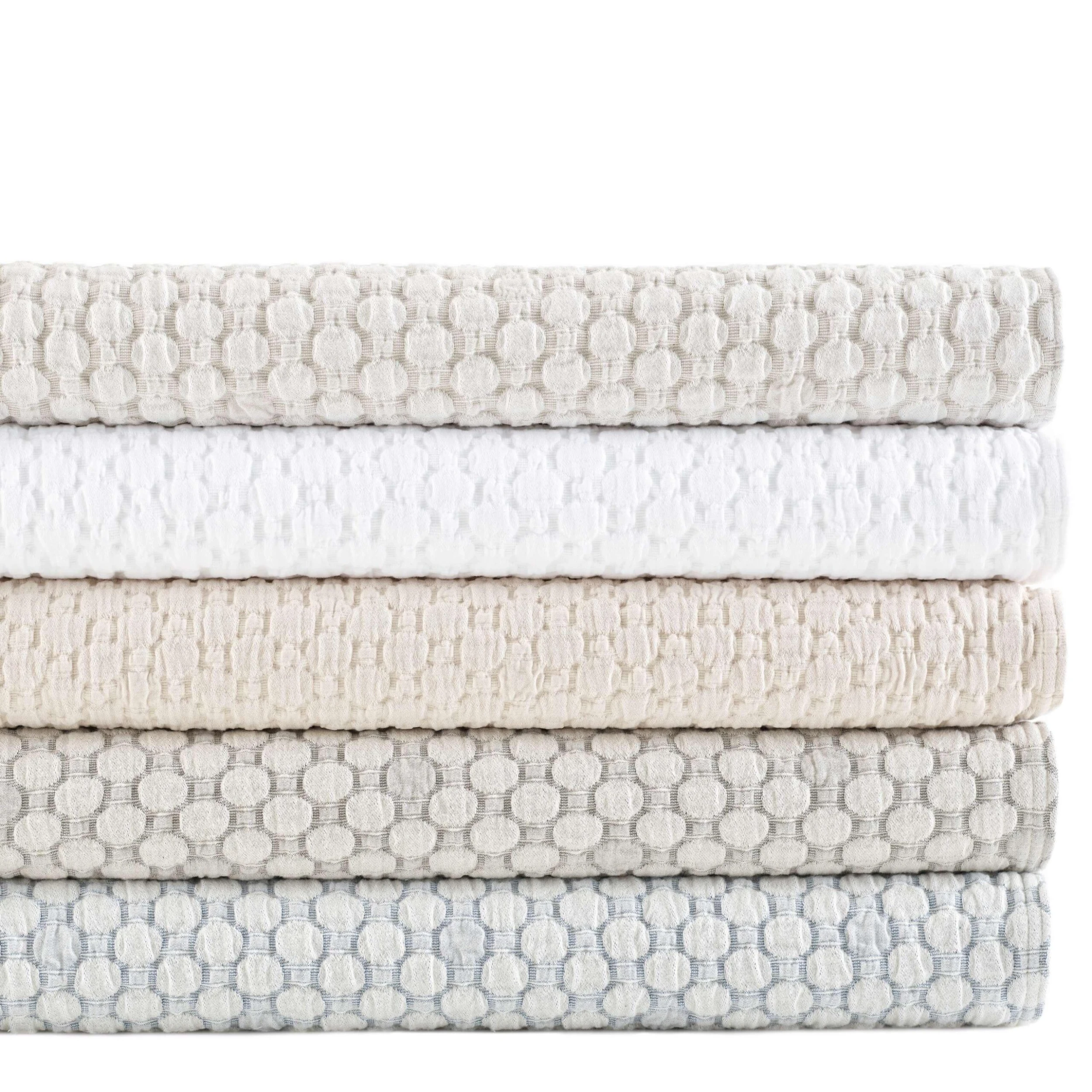 Pine Cone Hill By Annie Selke Lodi Silver Matelasse Coverlet, Queen 6 Pine Cone Hill By Annie Selke Lodi Silver Matelasse Coverlet, Queen - Image 4