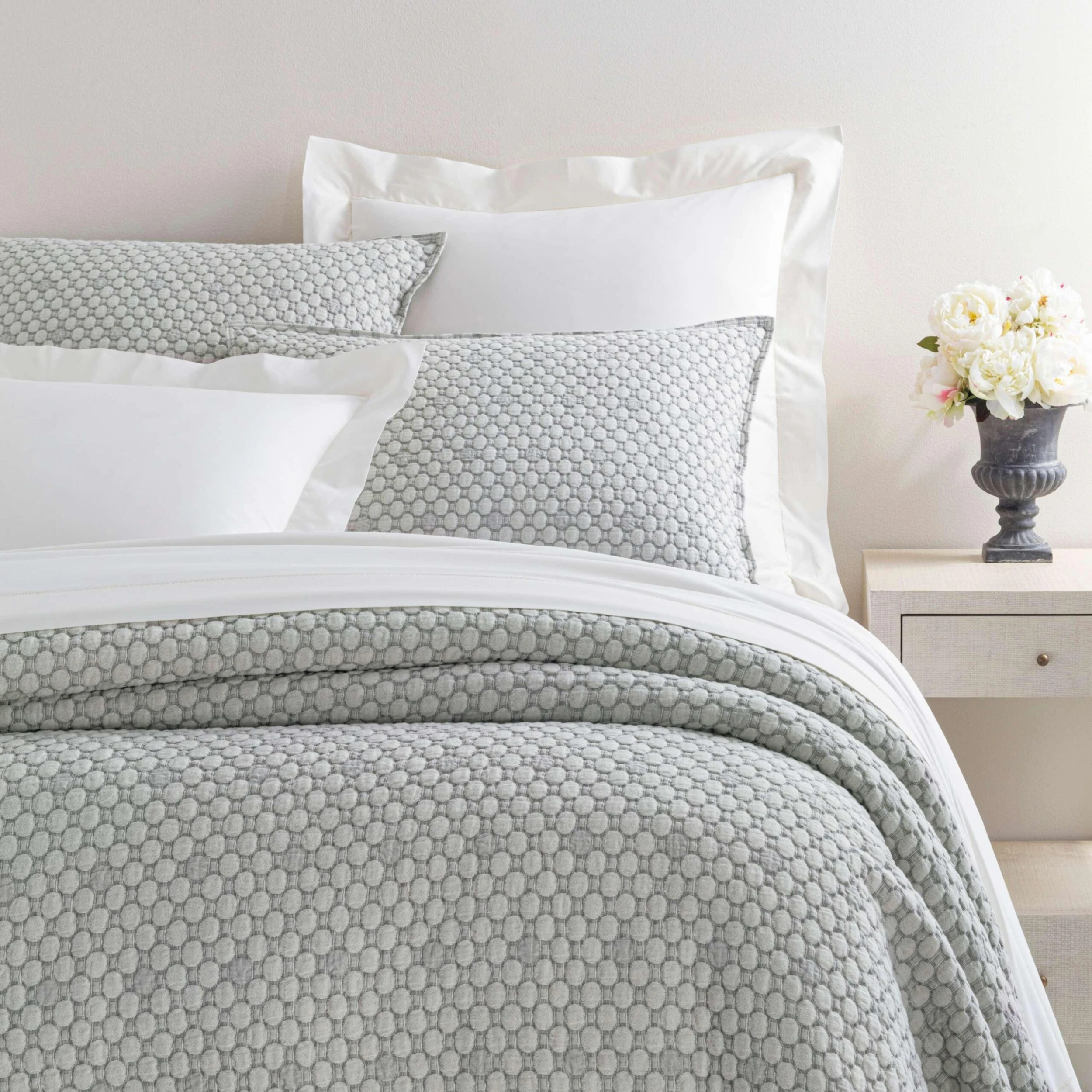 Pine Cone Hill By Annie Selke Lodi Silver Matelasse Coverlet, Queen 7 Pine Cone Hill By Annie Selke Lodi Silver Matelasse Coverlet, Queen - Image 5