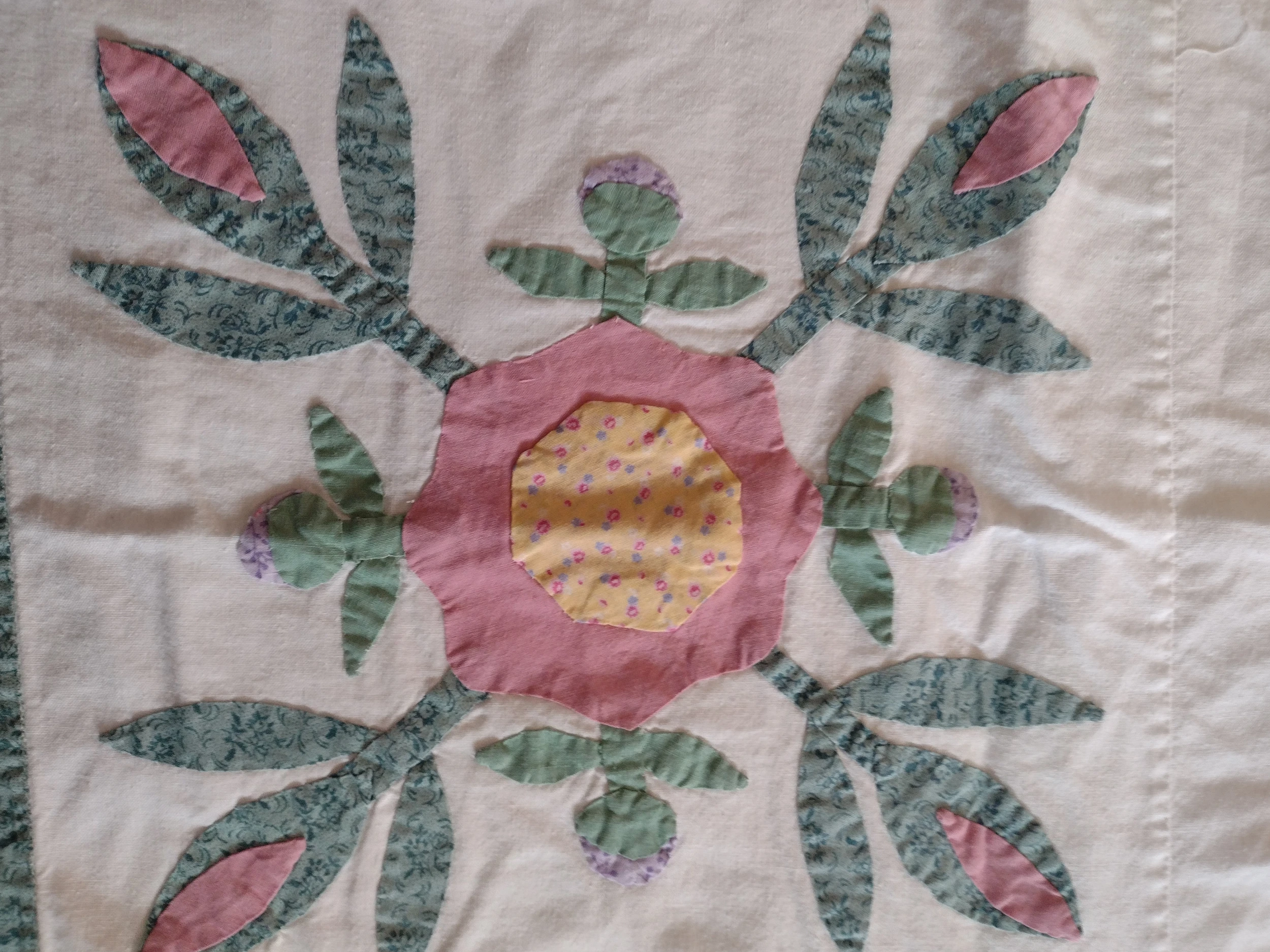 Vintage 1980s Hand Quilted Applique Floral Duvet Coverlet 10 Vintage 1980s Hand Quilted Applique Floral Duvet Coverlet - Image 8